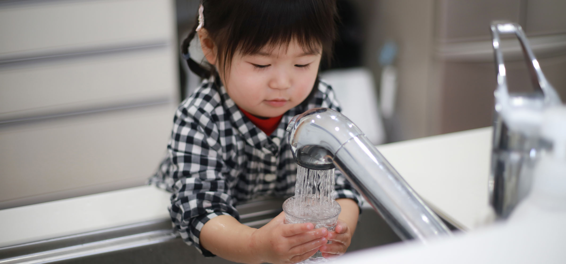 What’s that smell? Learn why your tap might have a chlorine odor.